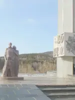 Памятник «Возвращение», Набережная улица