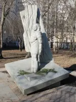 Памятник «Детям блокадного Ленинграда», Наличная улица