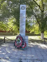Памятник воинам, павшим в годы ВОВ, Россия, Ростовская область, Азовский район, село Новотроицкое