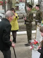 Памятник павшим в дни войны ученикам, улица Чкалова