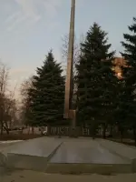 Памятная стела в честь 40-летия Победы в ВОВ, улица Попова