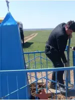 "Памятник мирным жителям, расстрелянным на балке Анхара, в годы Великой Отечественной Войны", Россия, Ростовская область, Заветинский район, село Кичкино