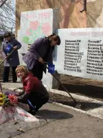 Памятник гончарцам, погибшим в годы Великой Отечественной войны, улица Серафимовича