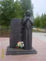 Памятник Матерям, положившим на алтарь Победы своих детей, улица Карбышева