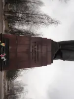 Памятник генерал-лейтенанту <nobr>Ф. М. Харитонову</nobr>, проспект Ленина
