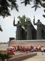 Мемориал на Чижовском плацдарме, улица Челюскинцев
