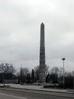 "Памятник 1200 гвардейцам", Гвардейский проспект