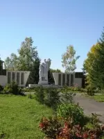 Памятник павшим землякам находится в п. Ленинский Яшкинского района Кемеровской области., Россия, Кемеровская область, Яшкинский район, поселок Ленинский