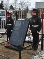 Мемориальная доска Герою Советского Союза Николаю Васильевичу Архангельскому, Россия, ЯНАО, Шурышкарский район, село Мужи