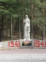 Обелиск – скульптура «Скорбящая мать», Россия, Псковская область, Печоры