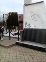 Обелиск «Скорбящая мать» в городе Каспийск, улица Орджоникидзе