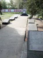 Мемориал-братская могила воинов ВОВ - Россошь, Кашарский район, Ростовская область, Россия, Ростовская область, Кашарский район, село Россошь