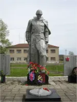 Обелиск «Скорбящий воин», Россия, Воронежская область, Бобровский район, село Пчелиновка