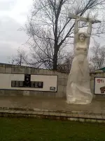 «Мать Родина». Памятник односельчанам, погибшим в годы Великой Отечественной войны, Садовая улица