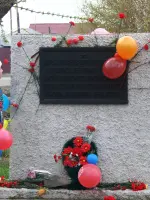 Памятник герою Владимиру Федоровичу Колсанову, улица Доватора