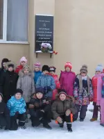 Мемориальная доска на Доме Культуры и спорта в деревне Лаголово, Россия, Ленинградская область, Ломоносовский район, деревня Лаголово