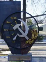 Памятник труженикам тыла г.Зеленодольск Республика Татарстан, улица Ленина