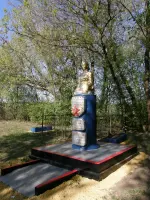 Памятник медсестре Гале Булановой в селе Новые Лозы Яковлевского района Белгородской области, Россия, Белгородская область, Яковлевский район, село Новые Лозы