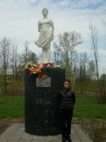 Памятник герою Советского Союза Зое Космодемьянской, Физкультурная улица