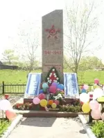 Памятник погибшим односельчанам (Приморский край Пожарский район с.Новостройка), Россия, Приморский край, Пожарский район, село Новостройка