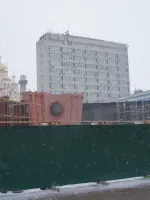 Площадь славы: памятная стена и вечный огонь, улица Ленина