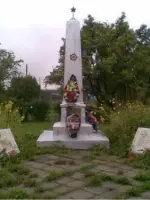 Обелиск-памятник погибшим в годы ВОВ в селе Останино, Режевского района Свердловской области, Россия, Свердловская область, Режевский район, поселок Останино
