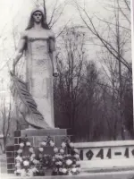 Памятник «Родина-мать», Вознесенская улица