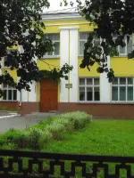 Школа № 13 в годы Великой Отечественной войны была военным госпиталем, Первомайский проспект