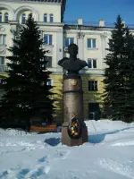 Бронзовый Бюст дважды Героя Советского Союза Афанасия Петровича Шилина, проспект Кирова