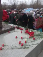 Памятник Шинели, Рабочая улица