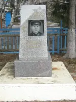 Мемориалный комплекс павшим в ВОВ и стела, установленная в честь Героя Советского Союза Петра Сергеевича Юхвитова., Россия, Республика Татарстан, Дрожжановский район, село Хорновар-Шигали