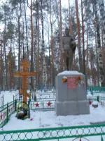 Братская могила солдат, скончавшихся от ран, Школьная улица