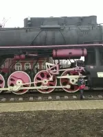 
        Паровоз, Октябрьская улица