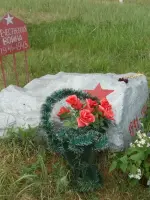 Памятный камень воинам и труженикам тыла (1941−1945 гг.), Россия, Республика Марий Эл, Юринский район, деревня Суходол