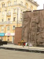 Мемориальный комплекс «За подвиг в бою, за подвиг в труде своим землякам благодарные горожане», Россия, Кемеровская область, Ленинск-Кузнецкий