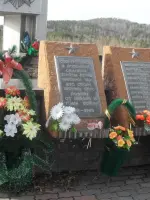 Обелиск воинам Великой Отечественной войны. Открыт в 1975 году в честь 30 – летия Победы. Высота – 15 метров Скульпторы – Борис Кулешов и Ол, улица Мира