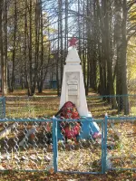 Обелиск в память о воинах, погибших в годы Великой Отечественной войны, Россия, Ярославская область, Ростовский район, поселок Хмельники