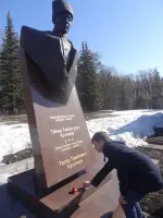 Бюст Героя Советского Союза генерала-майора Кусимова. Парк Победы в городе Уфе – мемориальный комплекс победы в Великой Отечественной в, улица Комарова
