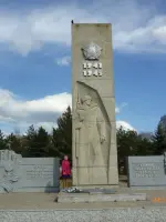 Стела в память о павших на полях сражений воинах, Мелиховская улица