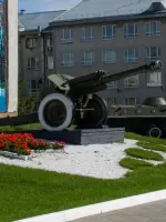 Гаубица Д-1 периода Великой Отечественной войны в Барнаульском юридическом институте МВД России, улица Чкалова