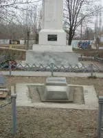 Братская могила воинов Советской Армии, погибших в дни Сталинградской битвы, Заводская улица