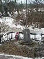 Памятный знак «Иван Барсуков», Россия, Новгородская область, Чудовский район, поселок Спасская Полисть