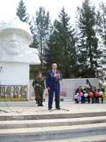 Обелиск и аллея Славы судостроителей, Россия, Ярославская область, Рыбинск, район Заволжье-2, улица Пятилетки, 27