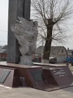 Памятник Героям Советского Союза Самохвалову, Горелику и 399 погибшим воинам, Сумская улица