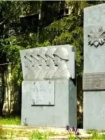 Памятник братьям-танкистам Томиловым, погибшим в годы Великой Отечественной войны, Комсомольская улица