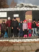 Обелиск в честь погибших земляков в Насве, Россия, Псковская область, Новосокольнический район, деревня Насва