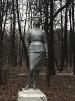 Памятник Зое Космодемьянской, Россия, Московская область, Химки, квартал Ивакино-Покровское, Покровская улица