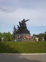 Памятник генерал-лейтенанту Михаилу Григорьевичу Ефремову, Россия, Смоленская область, Вязьма, площадь Ефремова