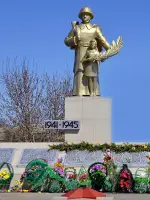 Памятник погибшим в годы ВОВ, Вокзальная улица