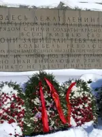 Пискаревское мемориальное кладбище, проспект Непокоренных